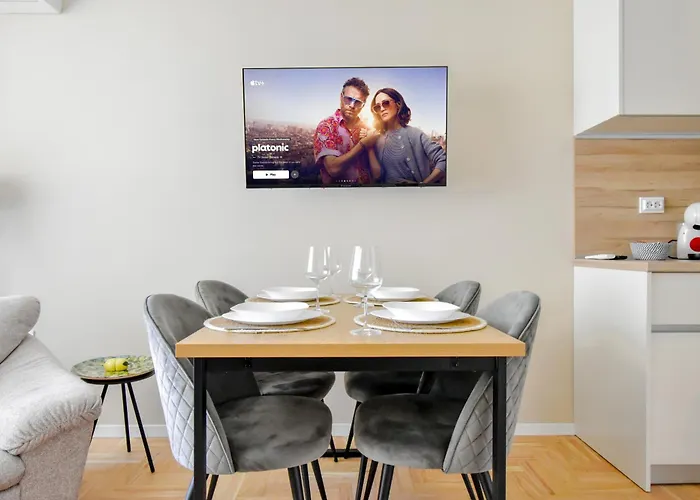 Sunny With Balcony By Flat Mаnager דירה *